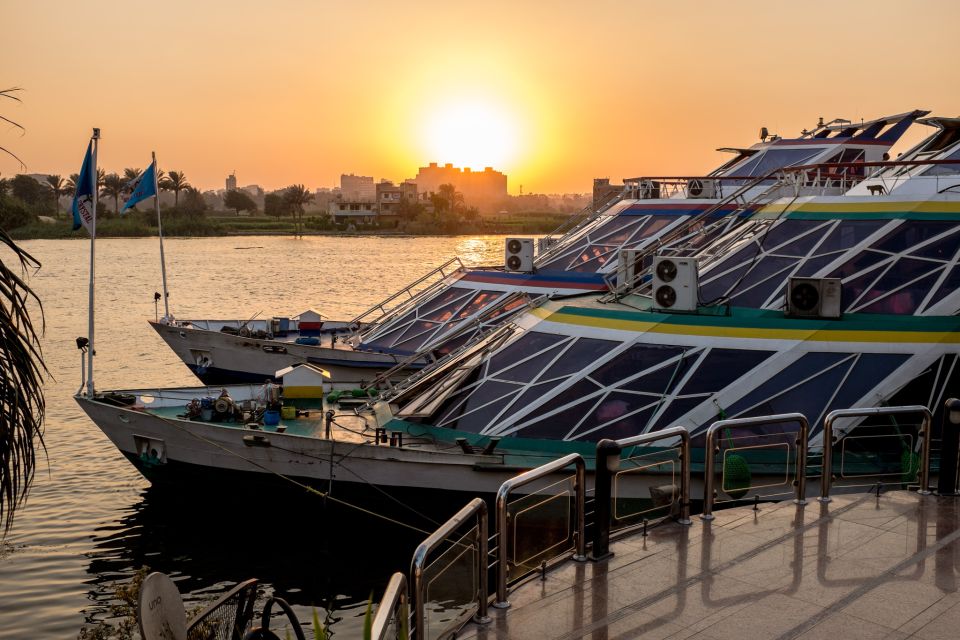 Il Cairo: Tramonto sul Nilo, crociera con cena, spettacolo e trasferimento privato