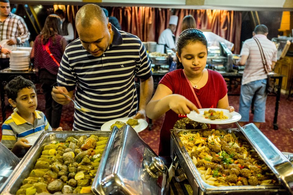 Il Cairo: Tramonto sul Nilo, crociera con cena, spettacolo e trasferimento privato