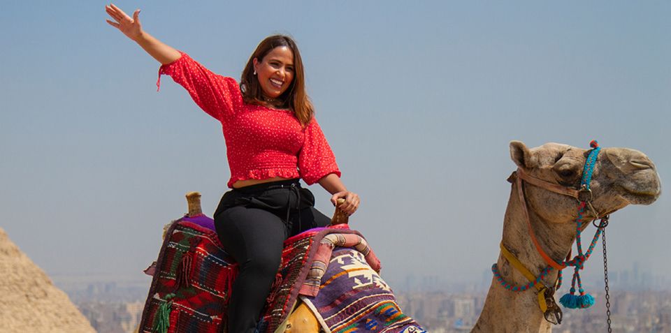 Tour Guidato al Tramonto in Cammello alle Grandi Piramidi di Giza