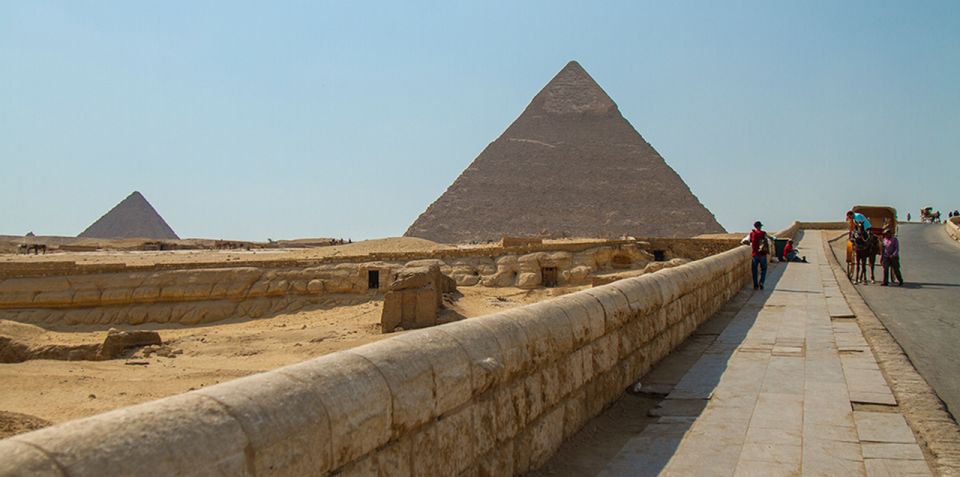 Tour Guidato al Tramonto in Cammello alle Grandi Piramidi di Giza