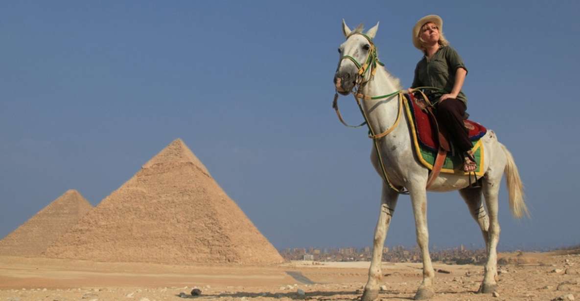 Giza: Tour a cavallo arabo intorno alle piramidi di Giza